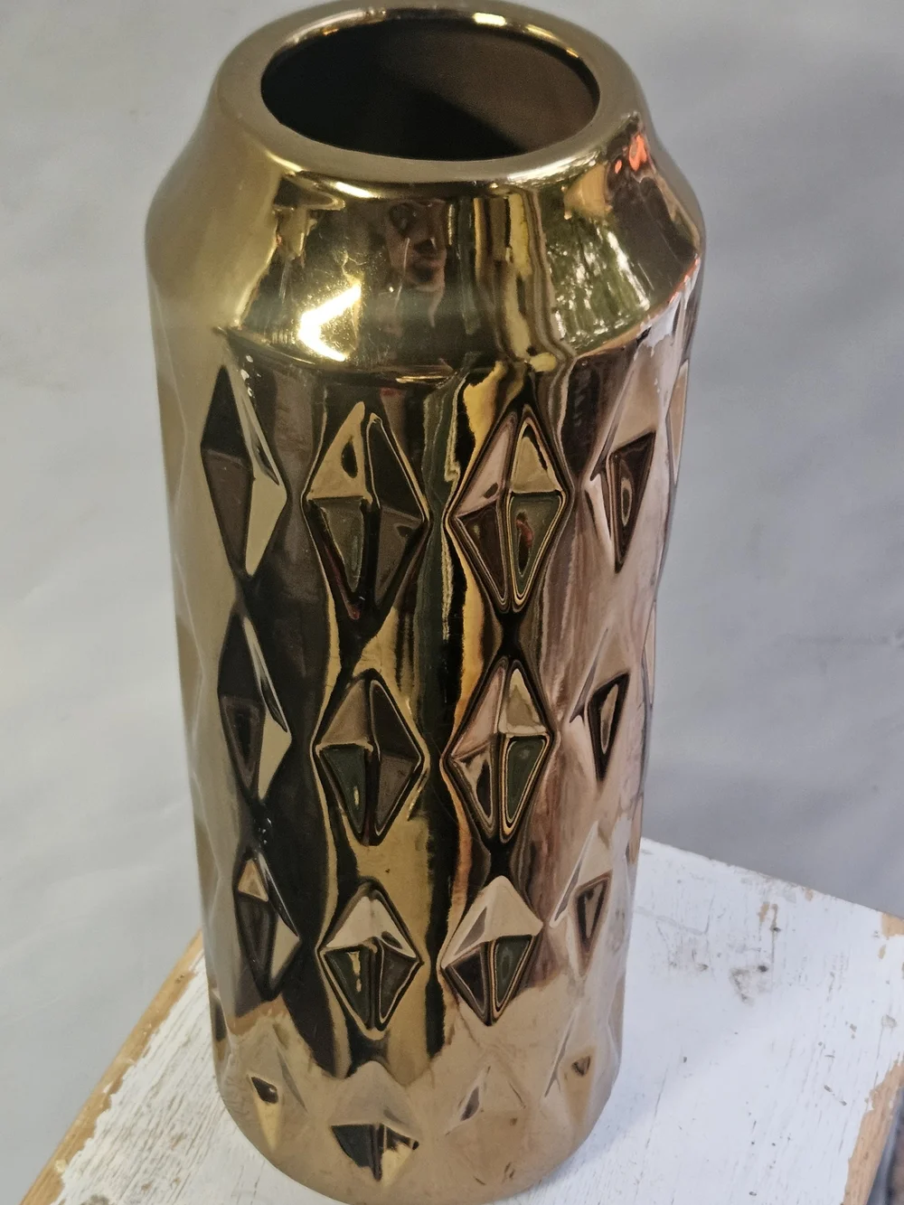 Source Unknown Gold Geometric Reflective Vase